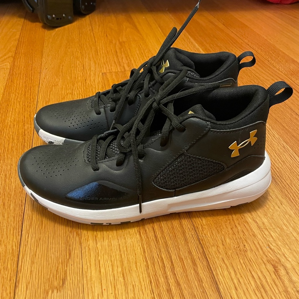 Under Armour Youth Lockdown 5 Basketball Shoes